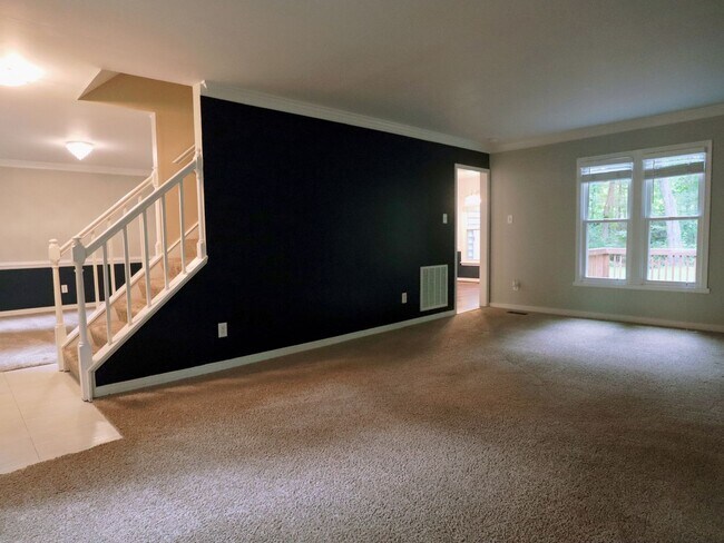 Foto del edificio - Arrowood Neighborhood Gem – 3BR Home Near ...