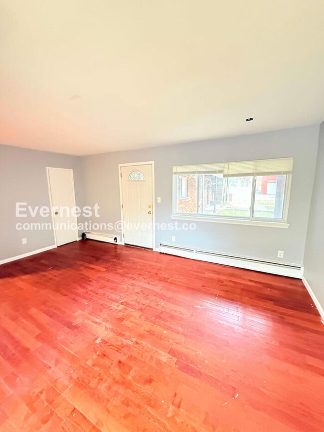 Foto del edificio - 18711 Schoolcraft Rd