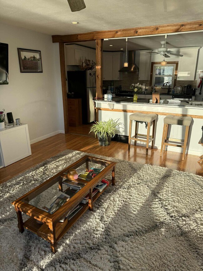 Foto del edificio - 10 Hillside Rd