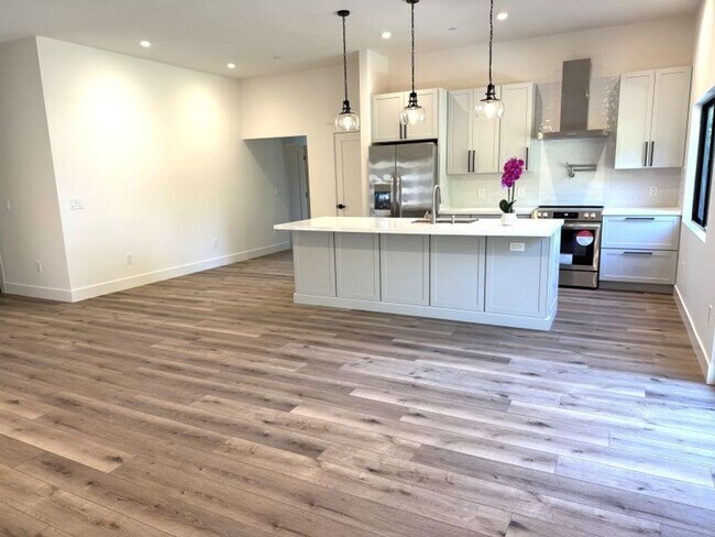 Foto del edificio - Beautifully Renovated, Pet Friendly Novato...