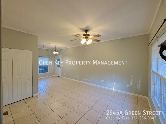 Building Photo - 2945A Green Street-
