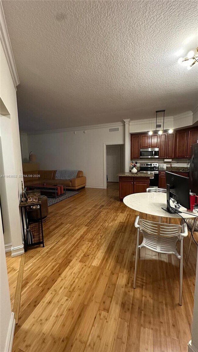 Foto del edificio - 3001 NE 185th St