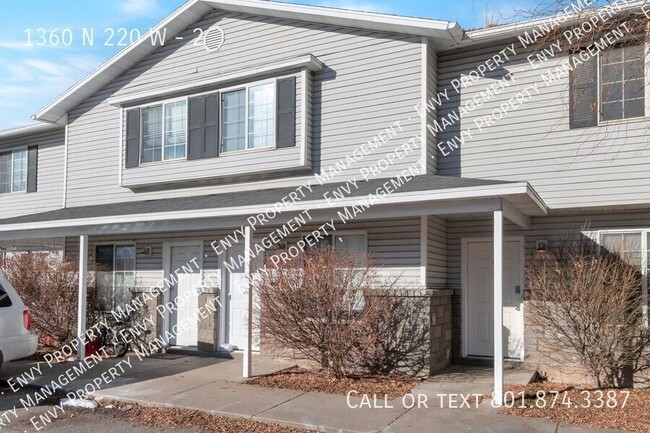 Building Photo - Cozy 2 Bed, 2 Bath Home with Stylish Floor...