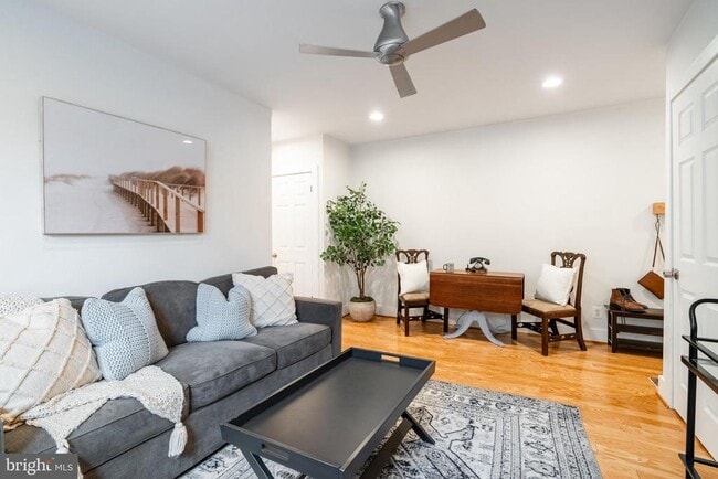 Building Photo - 4004 Beecher St NW