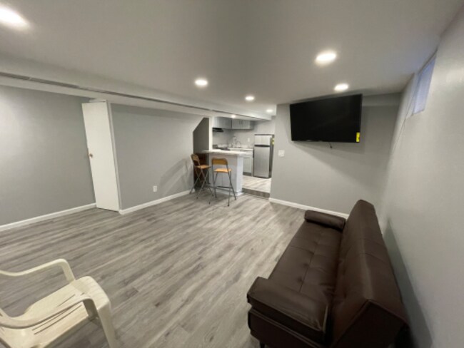 Foto del edificio - 204 Street Murdock Ave