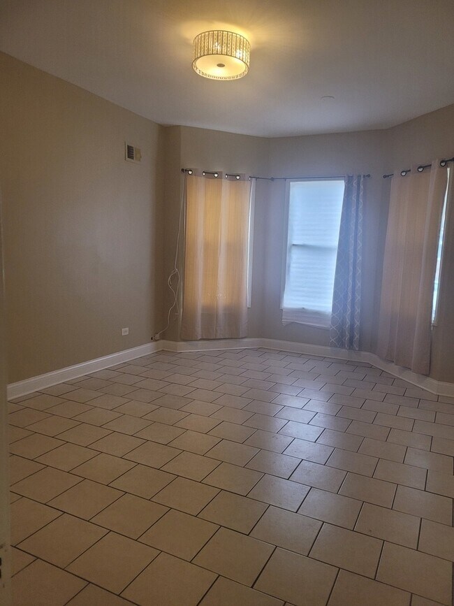 Foto del edificio - 5249 S Hermitage Ave