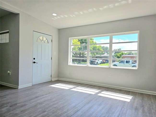 Building Photo - 3245 Royal Palm Ct