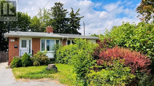 Building Photo - 147 Roywood Dr