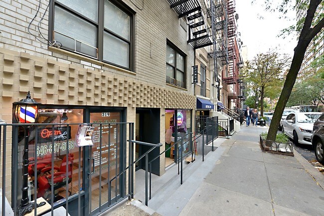 Building Photo - 319 E 75th St