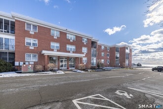 Building Photo - 185 Melba St