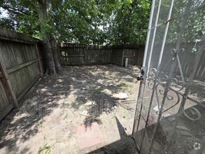 Building Photo - 12740 Shannon Hills Dr