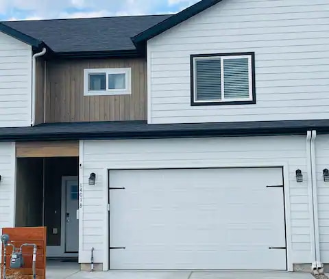 Building Photo - 1401 Westwood Cir