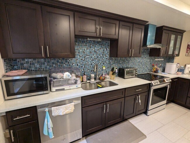 Foto del edificio - Renovated Castro Valley 2Bed/2.5Ba Home - ...