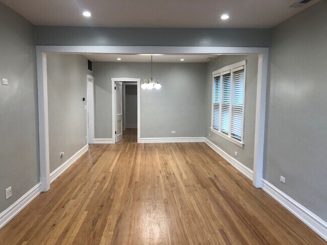 Foto del edificio - 5553 N Linder Ave