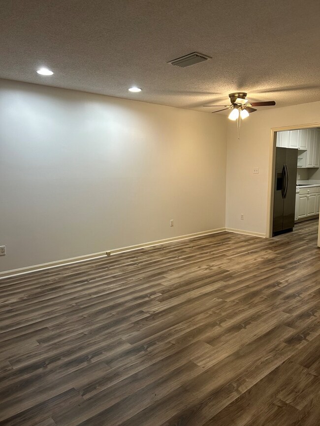 Foto del edificio - 403 Remington Ave