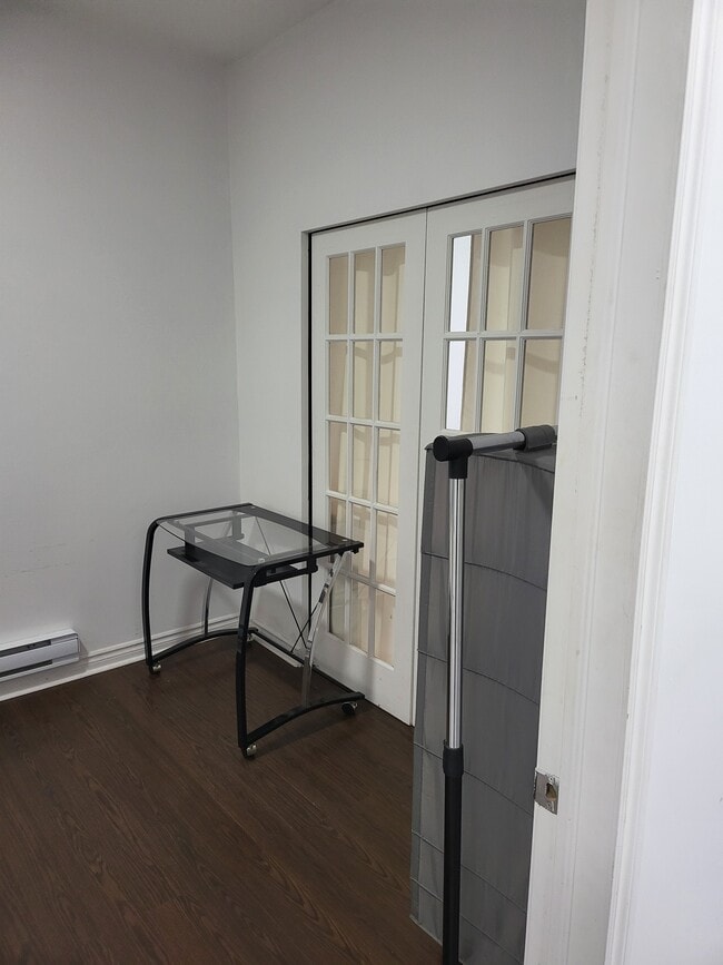 Building Photo - 5148 Av Papineau