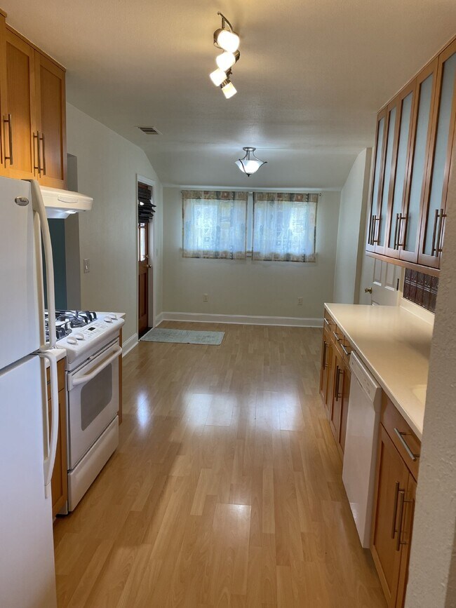 3117 Fitzpatrick Dr, Concord, CA 94519 Room for Rent in Concord, CA