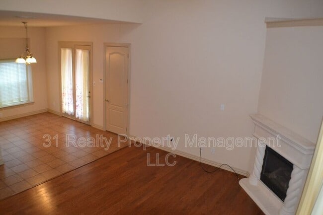 Foto del edificio - 1466 Cambridge Dr