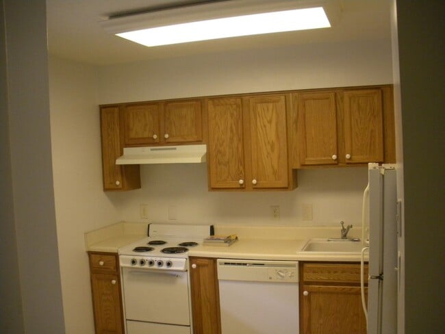 Building Photo - 2 bedroom near University Place