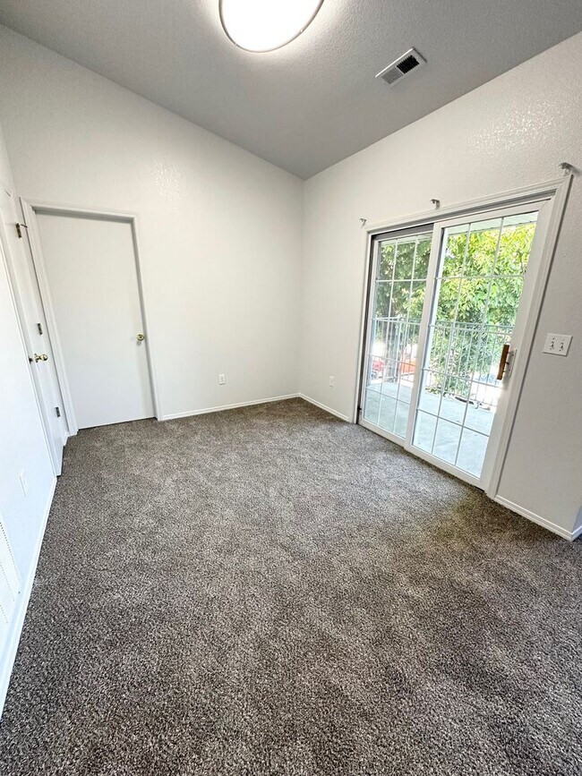 Building Photo - Affordable living at The Westside Apartments!