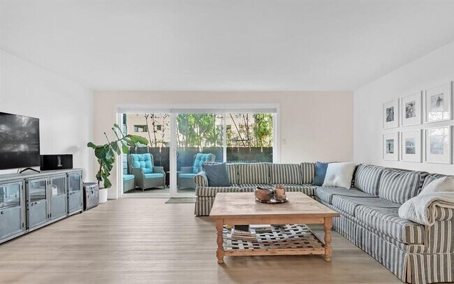 Foto del edificio - 2931 McCall St
