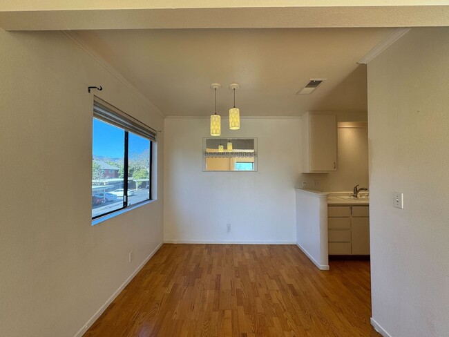 Building Photo - Bright & Airy 2-Bed, 2-Bath Condo in Sonom...