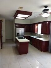 Building Photo - 7211 N Hearthstone Green Dr