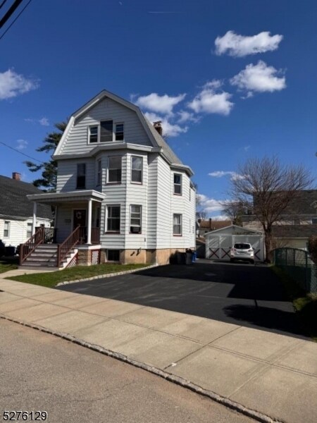 Foto del edificio - 146 Franklin Ave
