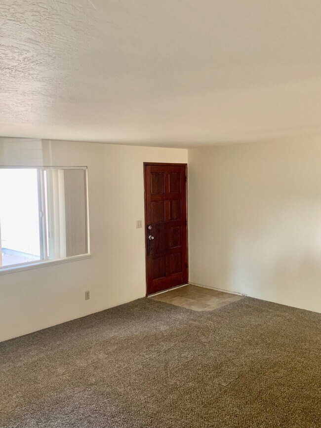 Building Photo - 2807 Applewood Ln