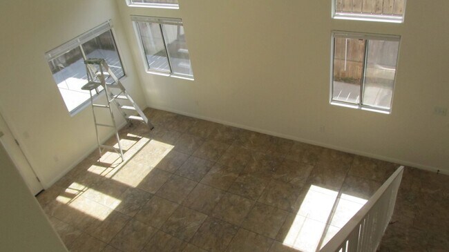 Foto del edificio - 4 bedroom house near the beach