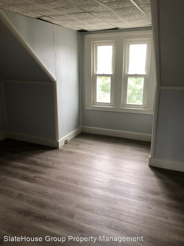 Foto principal - 3 br, 1 bath House - 903 Queen St