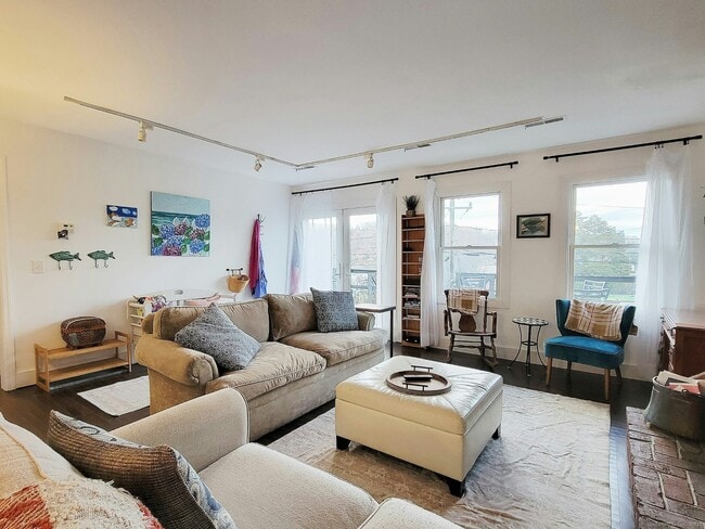 Foto del edificio - 4 Candlewood Knolls Rd