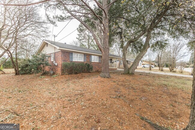 Building Photo - 115 Wesleyan Dr