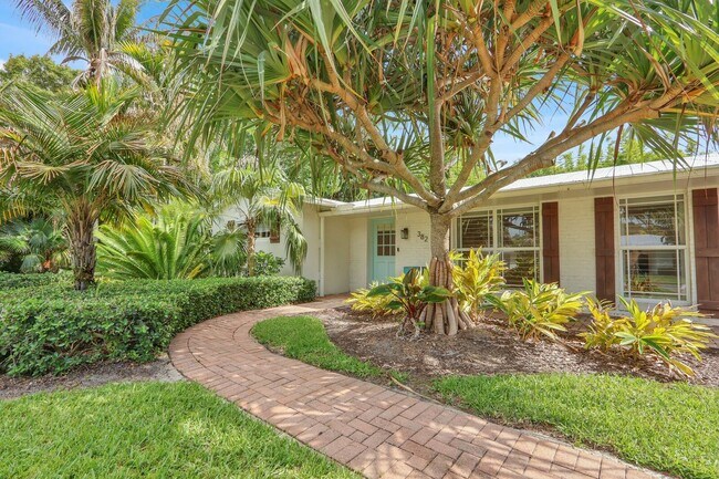Foto del edificio - 382 SE Edgewood Dr