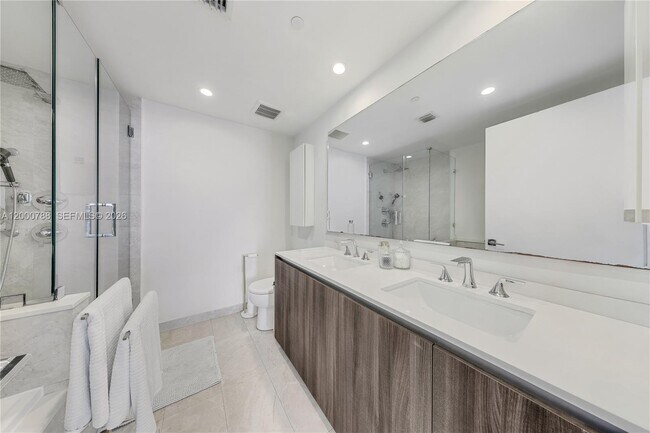 Foto del edificio - 488 NE 18th St