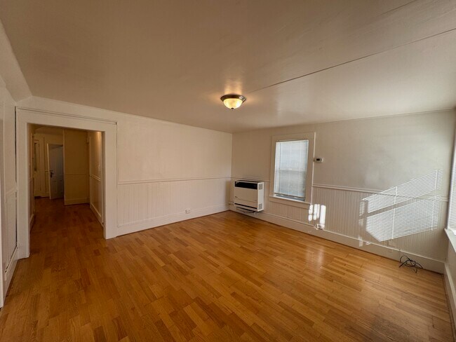 Building Photo - 960 57th St
