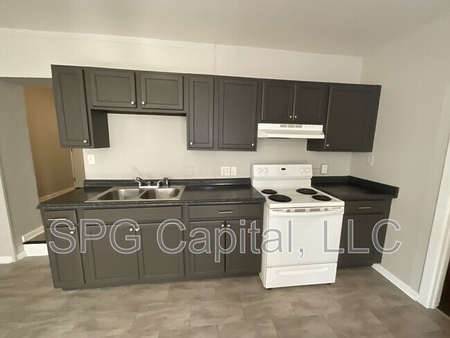 Building Photo - 317 S Main St