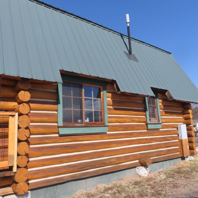 Building Photo - 1249 Willow Creek Rd