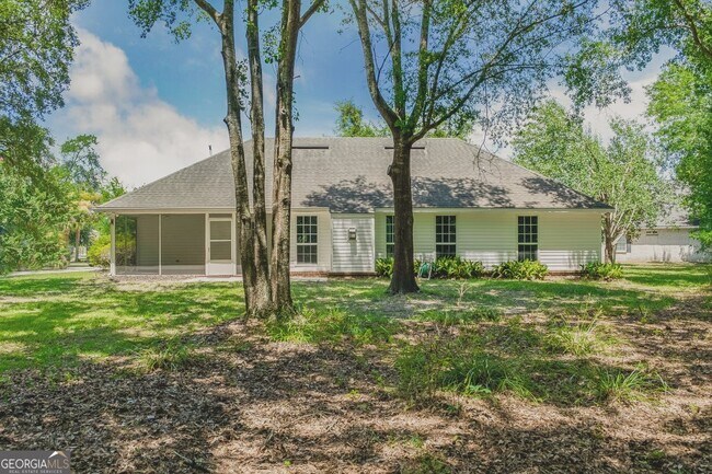 Foto del edificio - 102 Oak Grove Cir