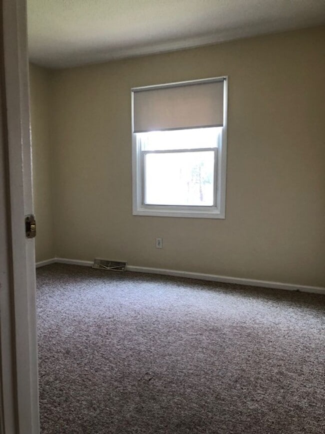 Foto del edificio - 2 Bedroom unit located in Maumee School Di...