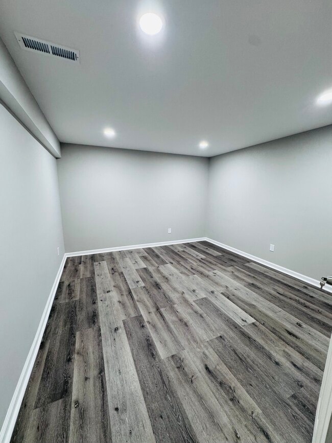 Foto del edificio - 32 Wagoneers Ln