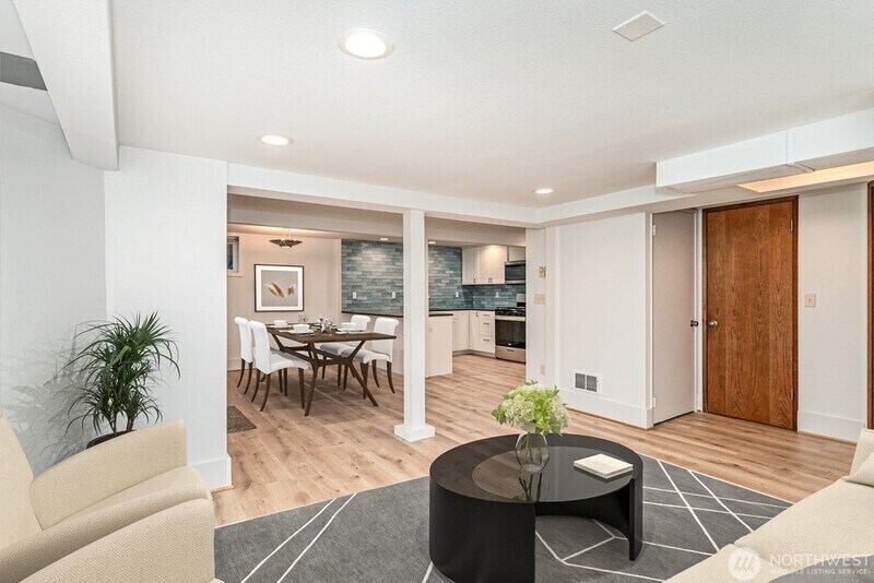 Foto principal - 5523 Woodlawn Ave N