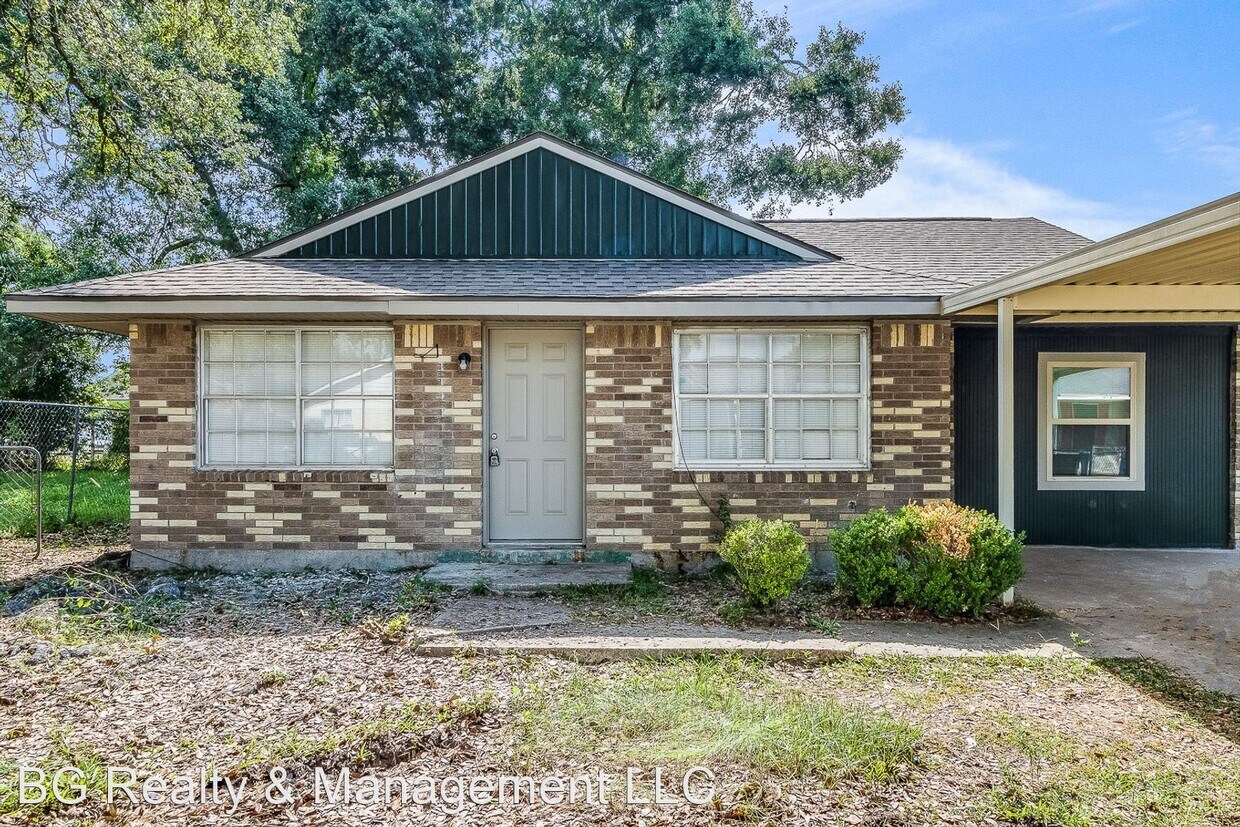 Primary Photo - 4 br, 1 bath House - 419 Daffodil Loop