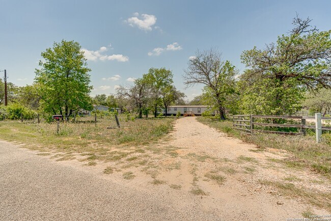 Foto del edificio - 71 Spanish Oak Rd