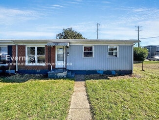 Building Photo - 1001 Kinney St