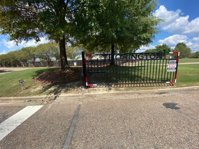 Foto del edificio - 1307 Hallwood Ln