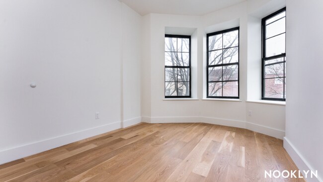 Foto del edificio - 2553 Bedford Ave