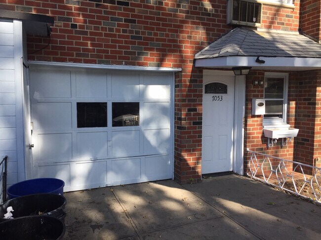 Front Entrance - Private Garage - 7053 Sybilla St
