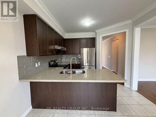 Building Photo - 104 Carolina Rose Cres