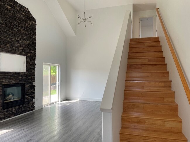 Foto del edificio - Now renting 3 bedroom 2.5 bathrooms.